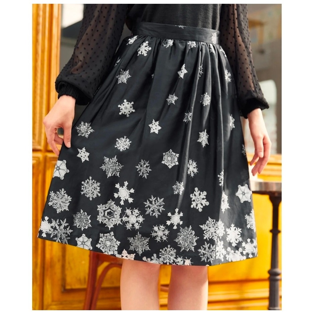 Modcloth A-Line Skirt Size 14 Black Snowflake Falling For Winter Pockets